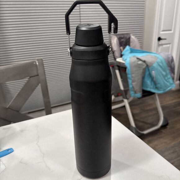 Stanley Ice flow 36 Fl oz Aerolight Color Black New - Picture 1 of 11